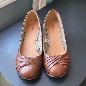 Brown wedge shoes